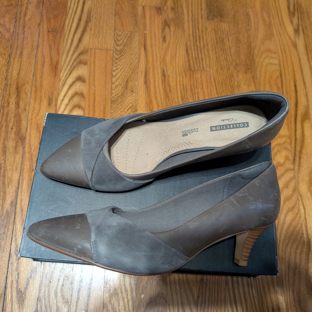 Clarks Women's Gray Heels 8.5 New